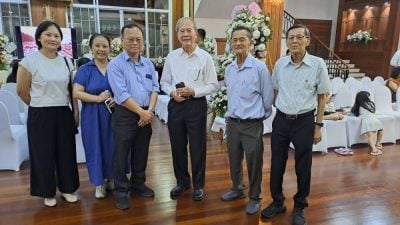 丹斯里张晓卿逝世|卓德福医生感恩张晓卿当年慷慨资助青年出版梦