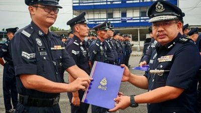 诗巫警区例常集会．34警职员获表扬 10警晋升