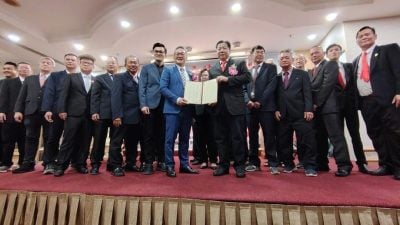 程明智：砂拉越踏上国际路线 . 须加强青年教育与装备