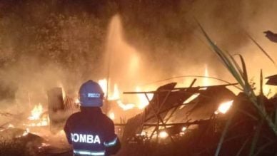 火魔夜访夷平宿舍  .28建筑工失居所