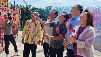 张庆信：到庙宇求平安 . 也要常怀善念 行善积德