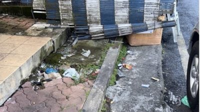 市会巡视揭管理疏漏 . A区8座公厕须改进