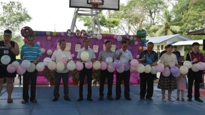 建兴园游义卖会打造趣味平台  .助力招生也培育学生