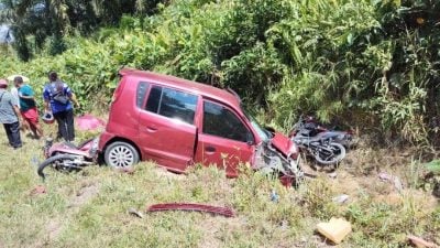 轿车与2摩托车碰撞 . 泗乡区车祸酿2死1重伤