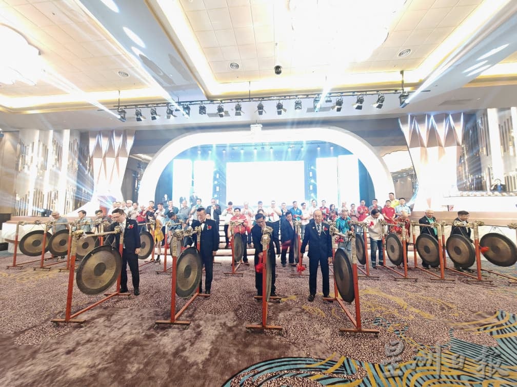 (已签发)柔:柔南李氏公会41周年庆晚宴   筵开80席凝聚宗亲乡情