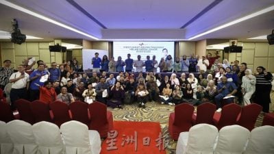 柔佛媒体俱乐部理事会改选   莫哈末弗兹蝉联主席