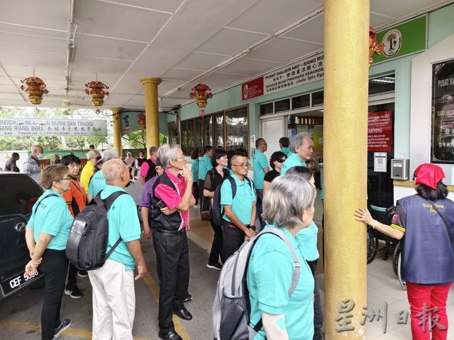 东：关丹和声音乐协会和手风琴乐团为直凉老人院带来音乐飨宴