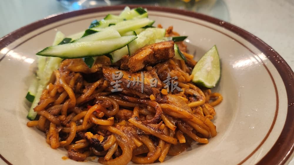 供星洲网：私房好菜/一盘沙丁鱼炒面 陈杰义煮出人生滋味