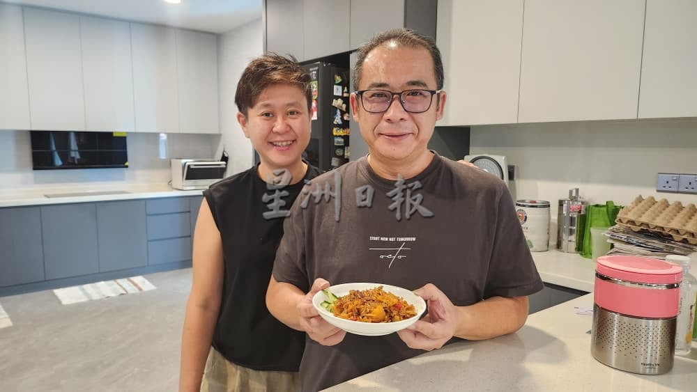 供星洲网：私房好菜/一盘沙丁鱼炒面 陈杰义煮出人生滋味