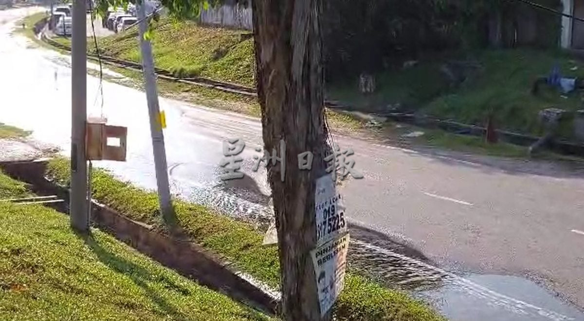 重型罗里经常停路旁 新那旺工业区沟渠崩塌路损