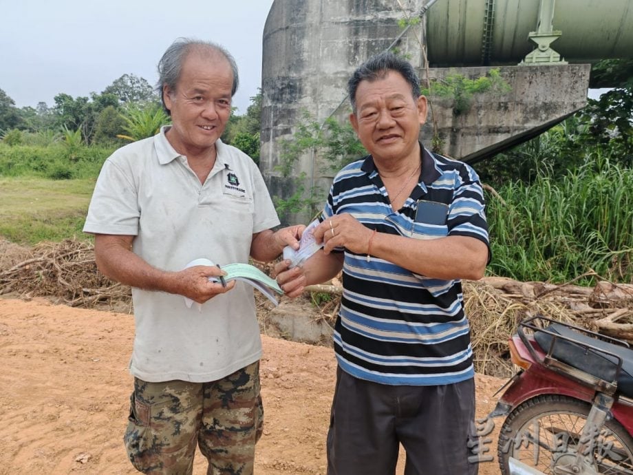 东：加叻新村后方通往芭地的铁桥即将动工组装