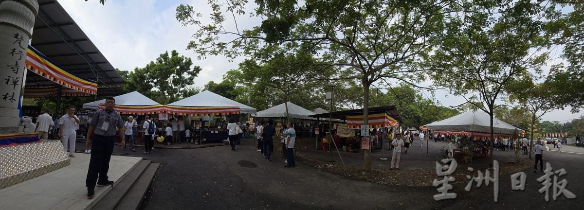 （古城第五版主文）马六甲梵行寺禅林迦蒂那（Kathina）袈裟供养佳年华盛会，近千人共襄盛举