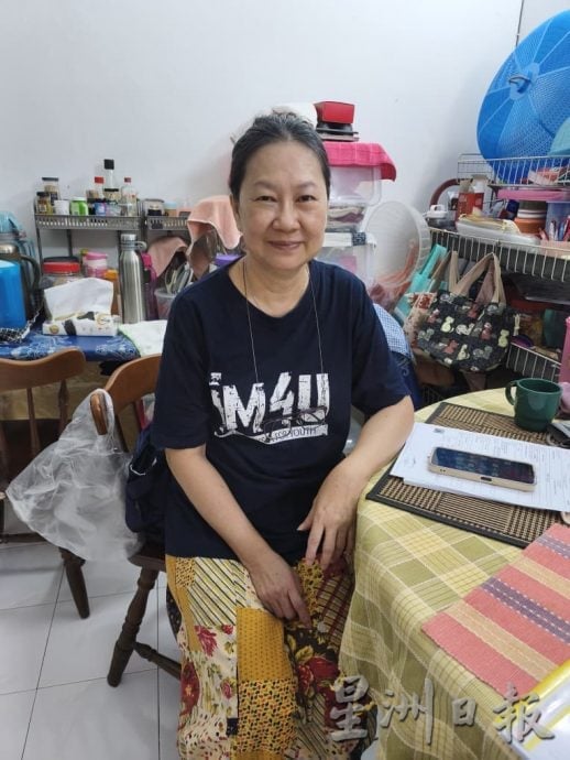 霹／星洲基金★11月3日刊登／第五版头／星洲基金筹3.5万助单亲妈妈 丧夫忧郁症陷困盼援助       