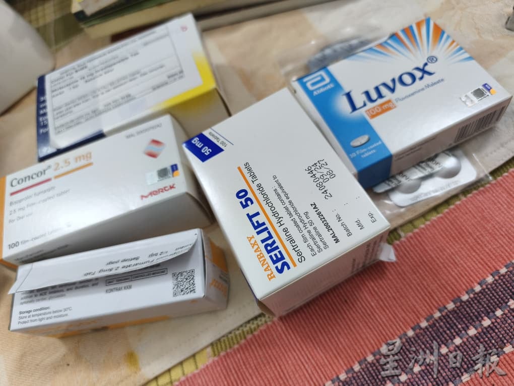 霹／星洲基金★11月3日刊登／第五版头／星洲基金筹3.5万助单亲妈妈 丧夫忧郁症陷困盼援助       