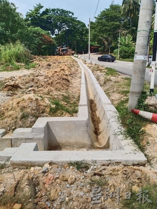 请签发-ME03副文-大都会/颜友鹰探讨为住家后巷接通大路／4图