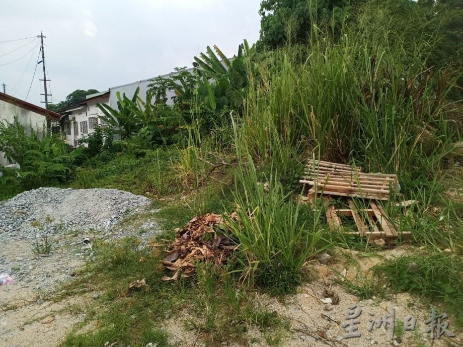 请签发-ME03副文-大都会/颜友鹰探讨为住家后巷接通大路／4图