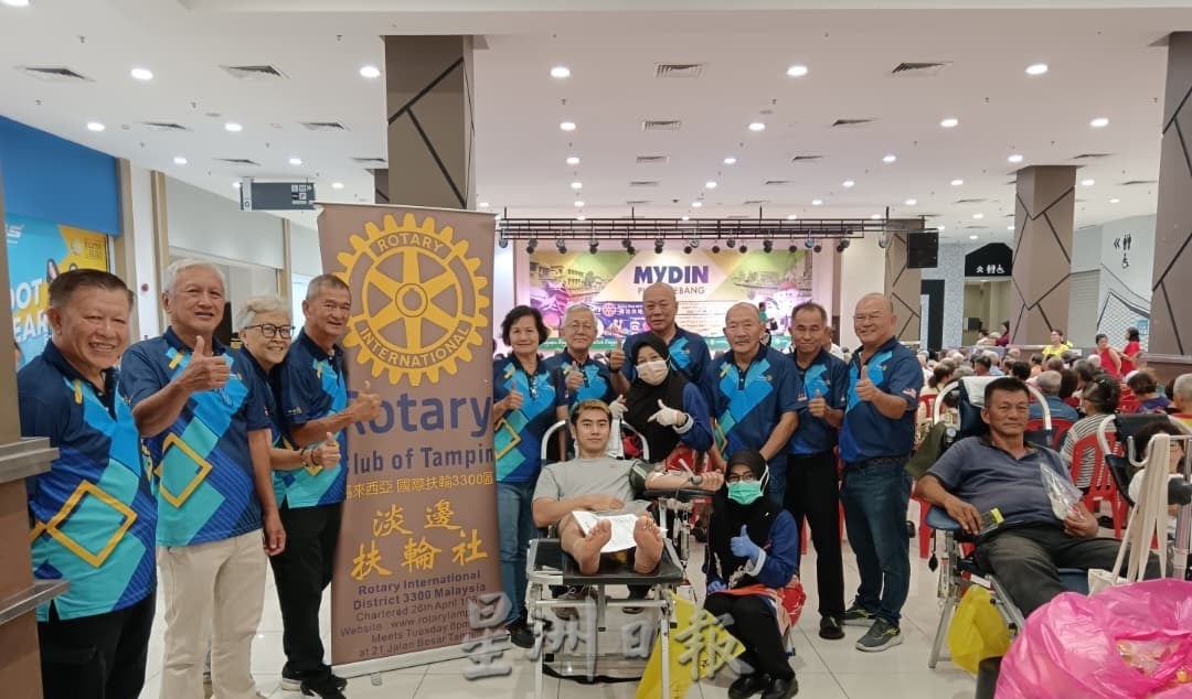 大马羽球男双吴世飞返乡　现身淡边扶轮社捐血活动成全场焦点