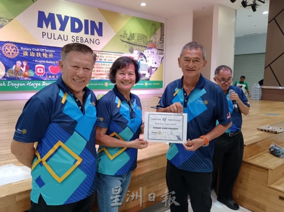 大马羽球男双吴世飞返乡　现身淡边扶轮社捐血活动成全场焦点