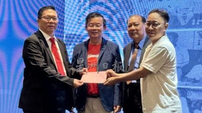 进入最后一届首长任期 曹观友经常倒数任期结束 有其原因