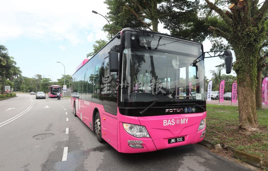 **已签发**柔:封面主文:提升民众出行便利 新山BAS.MY增巴士及路线