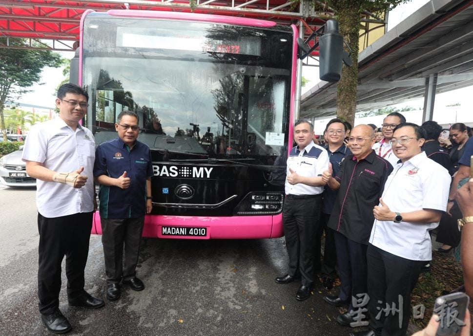 **已签发**柔:封面主文:提升民众出行便利 新山BAS.MY增巴士及路线