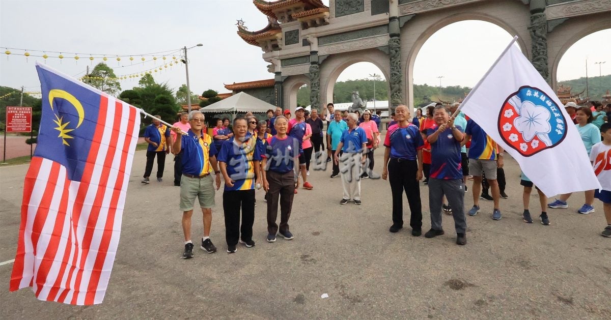 庇朥应和会馆“九九重阳登山祈福”活动 友族同胞齐聚西天宫共襄盛举