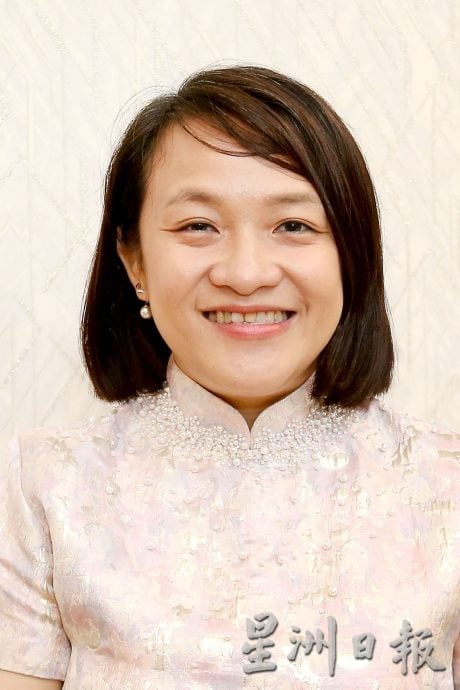 霹:第三版头∕国州议员服务中心忙碌 为STR受惠者更新资料