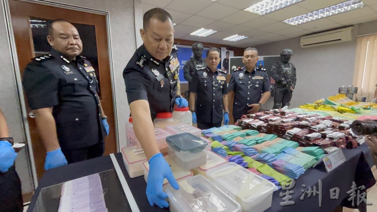 已签发 柔:版头之一:柔警捣毁“毒品集结站” 起获逾千万各类毒品