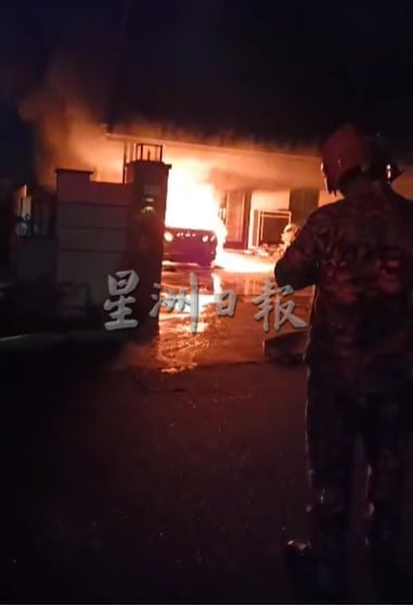 **已签发**柔：阿窿跑腿纵火又一宗！ 豪车烧毁屋主火光中逃生