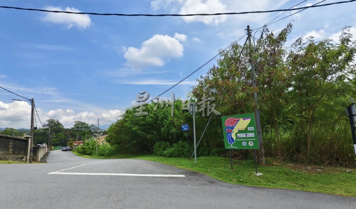 武吉亚沙住宅区荒废单位丛生 大蛇出没居民忧心安全