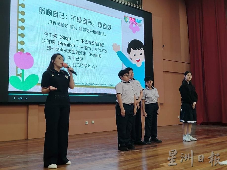 专家：络时代冲击心灵成长 关注青少年心理健康