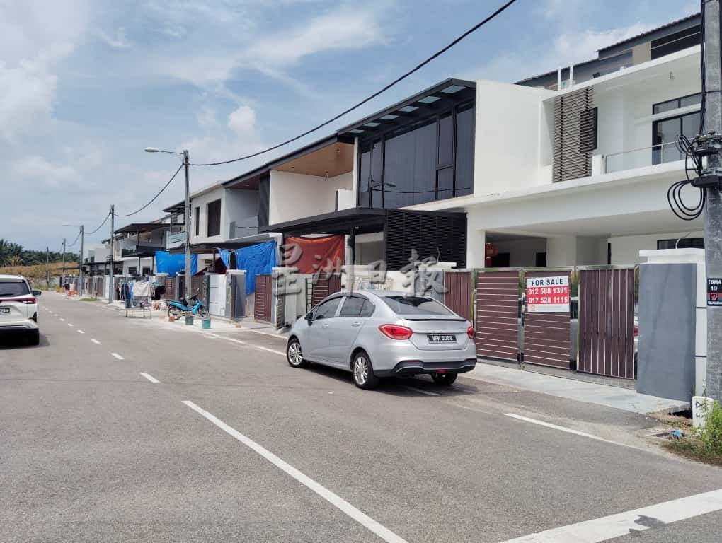 **已签发**柔:第二版头:民生特工队〡入住1年仍无垃圾服务 居民被迫天天自行清理