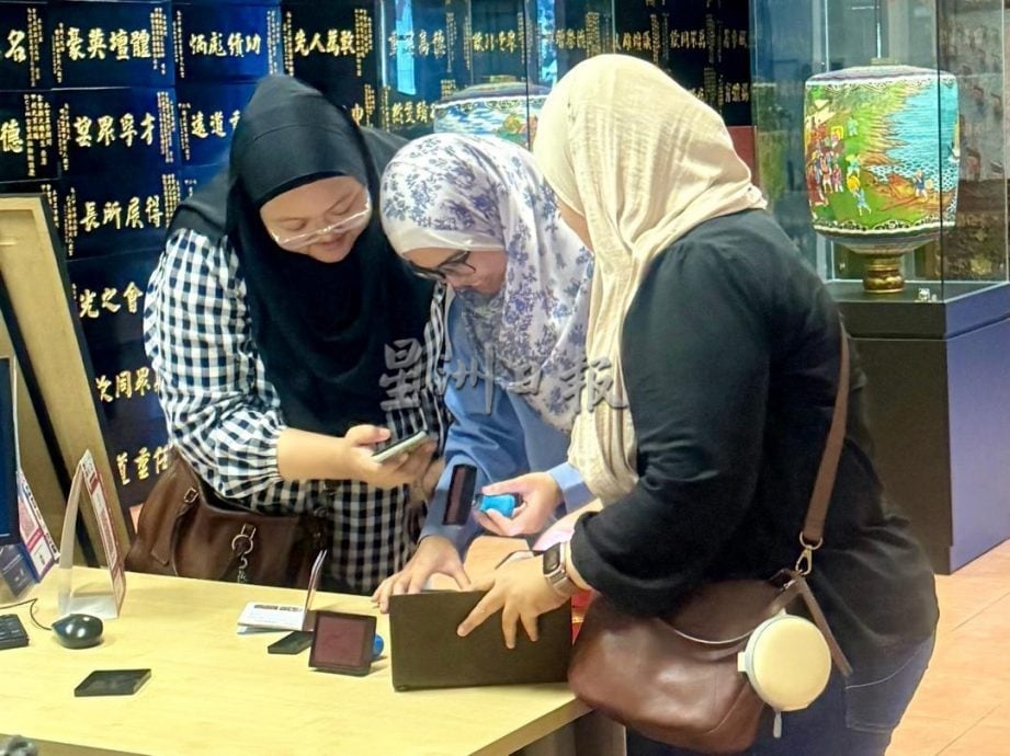 (古城第三版主文)《老街守护者》集章打卡本爆红·助力深度旅游 连接企业与文化