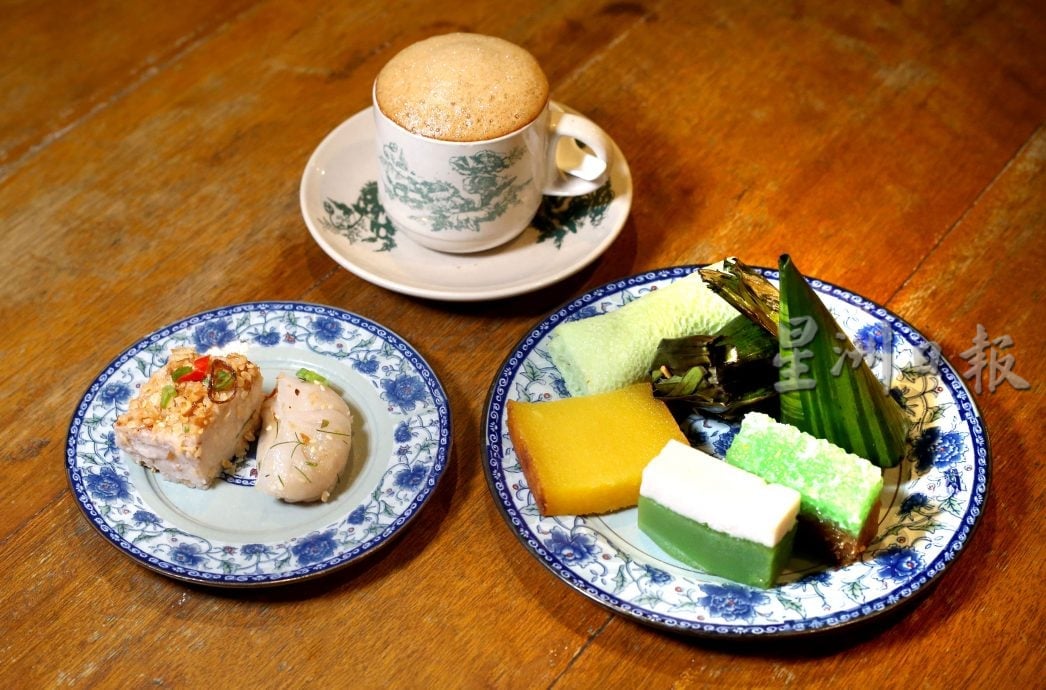 ★11月8日刊登/大霹雳封底主文/【怡保白咖啡】/香浓白咖啡相伴早餐 包容香辣甜咸不抢戏