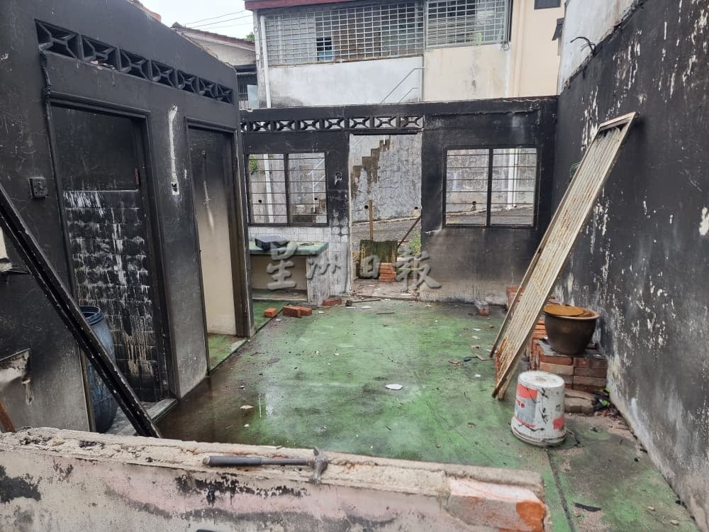 供星洲网:8万5000令吉重建火灾屋竣工,印裔母子重回新居