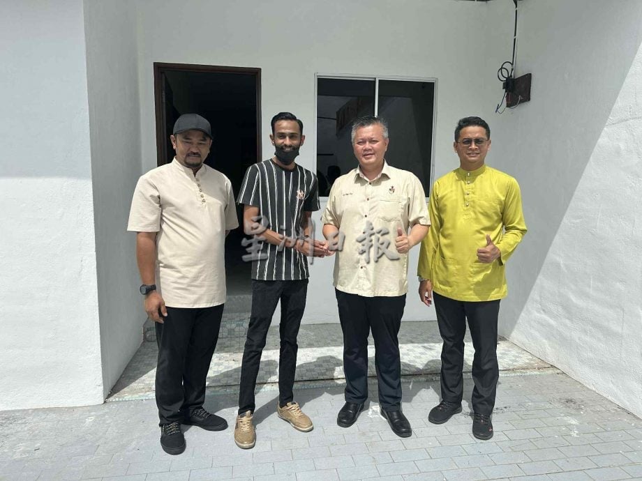 供星洲网:8万5000令吉重建火灾屋竣工,印裔母子重回新居