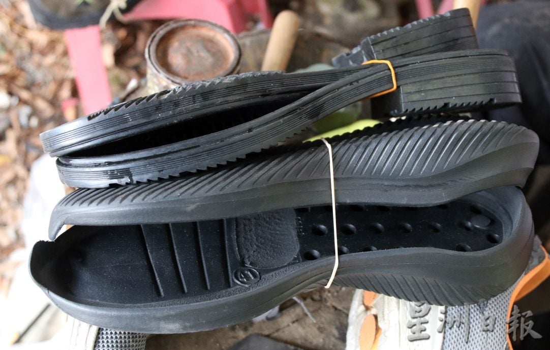 供星洲网:窥探百业:补鞋匠李毅江:一双手,一门老手艺