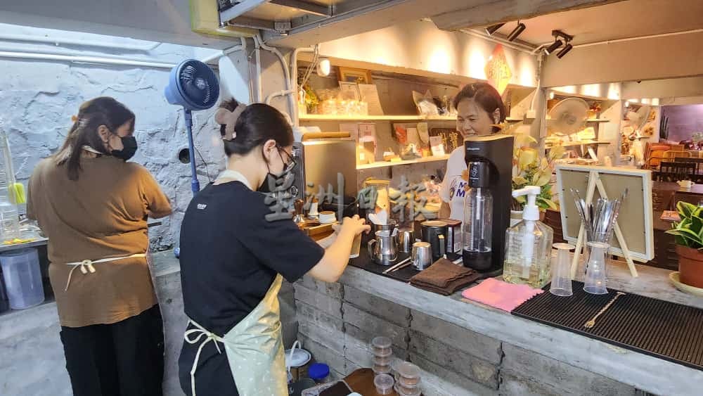 供星洲网/实现梦想从家乡开始 双姝携手打造KOPI CAT