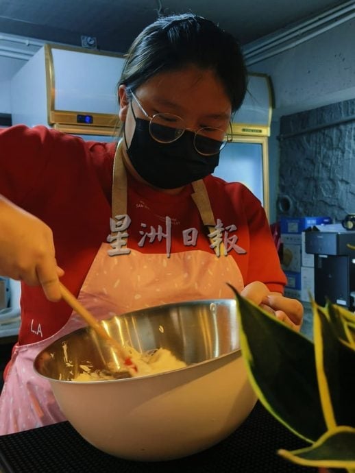 供星洲网/实现梦想从家乡开始 双姝携手打造KOPI CAT