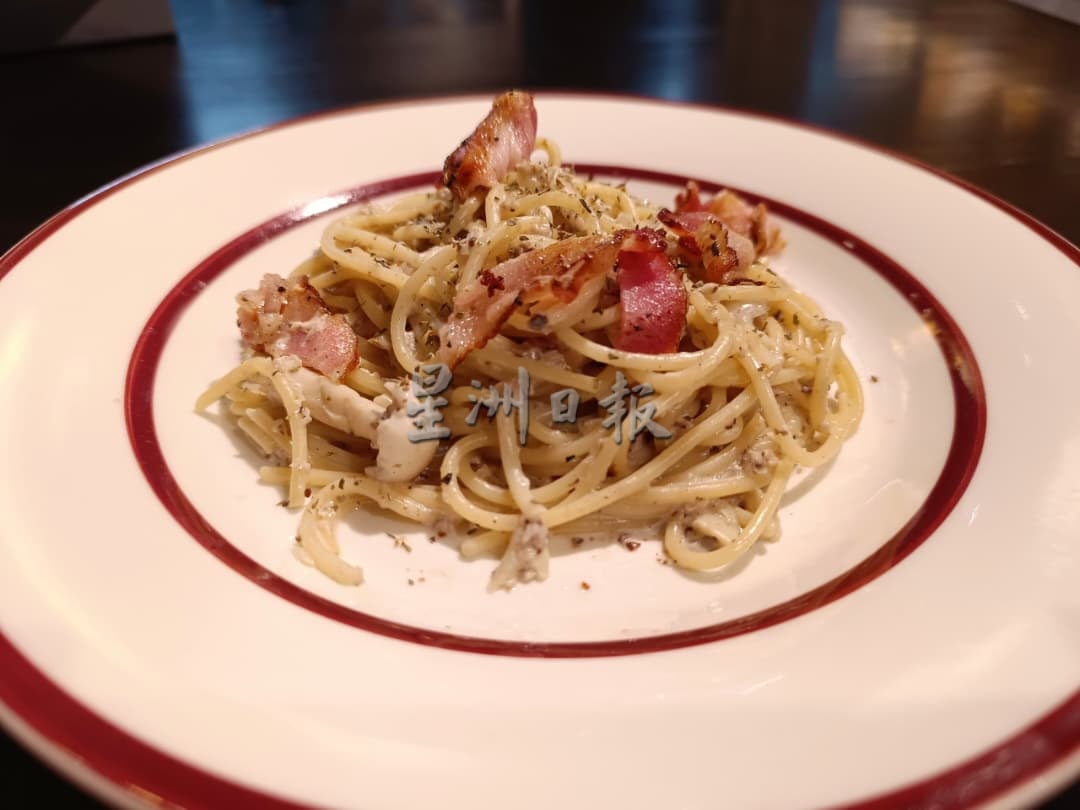 供星洲网/实现梦想从家乡开始 双姝携手打造KOPI CAT