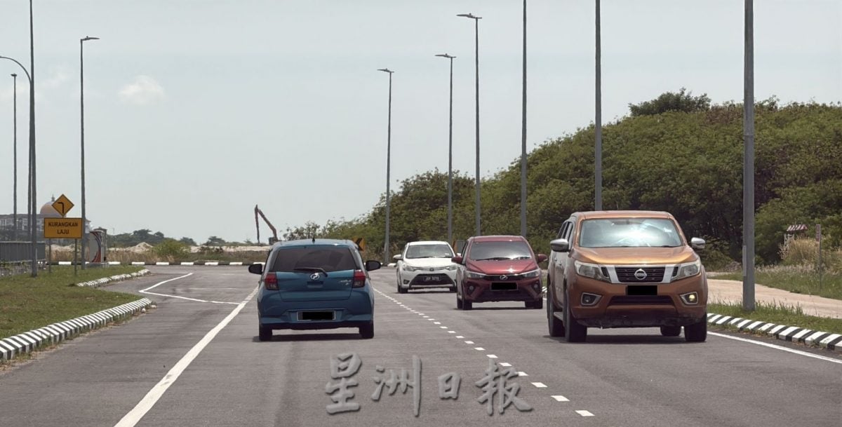 （古城封面主文）新路有后果自负牌·驾车人士：可以走吗？