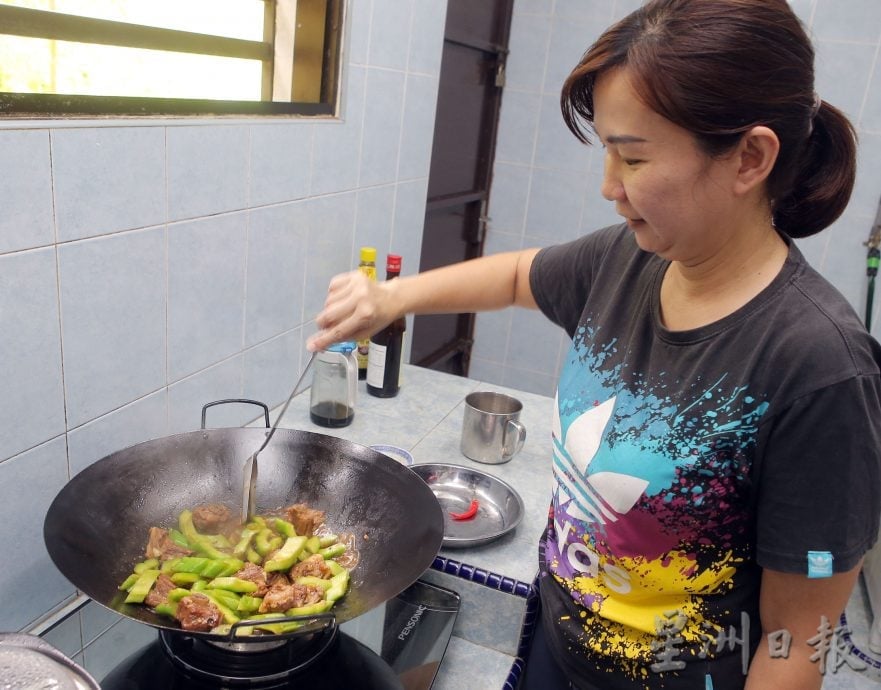 【私房好菜】11月10日刊登／大霹雳封底主文／／许茉妮事业忙碌家中大厨 缔造幸福时光