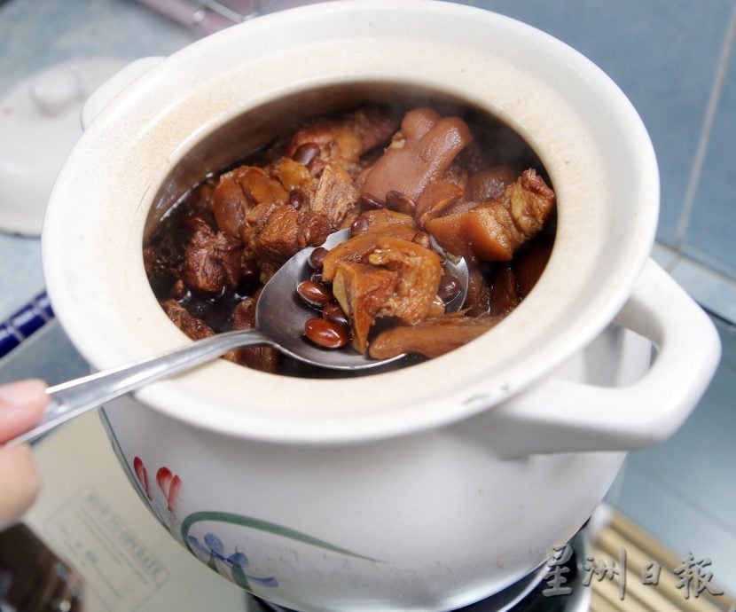 【私房好菜】11月10日刊登／大霹雳封底主文／／许茉妮事业忙碌家中大厨 缔造幸福时光