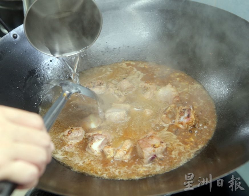 【私房好菜】11月10日刊登／大霹雳封底主文／／许茉妮事业忙碌家中大厨 缔造幸福时光