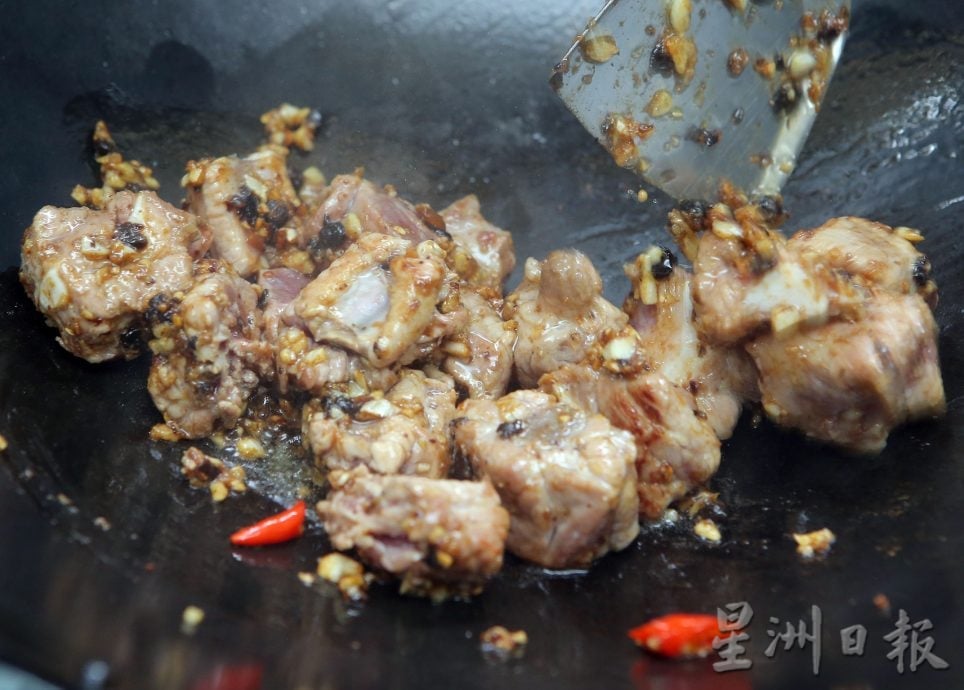 【私房好菜】11月10日刊登／大霹雳封底主文／／许茉妮事业忙碌家中大厨 缔造幸福时光