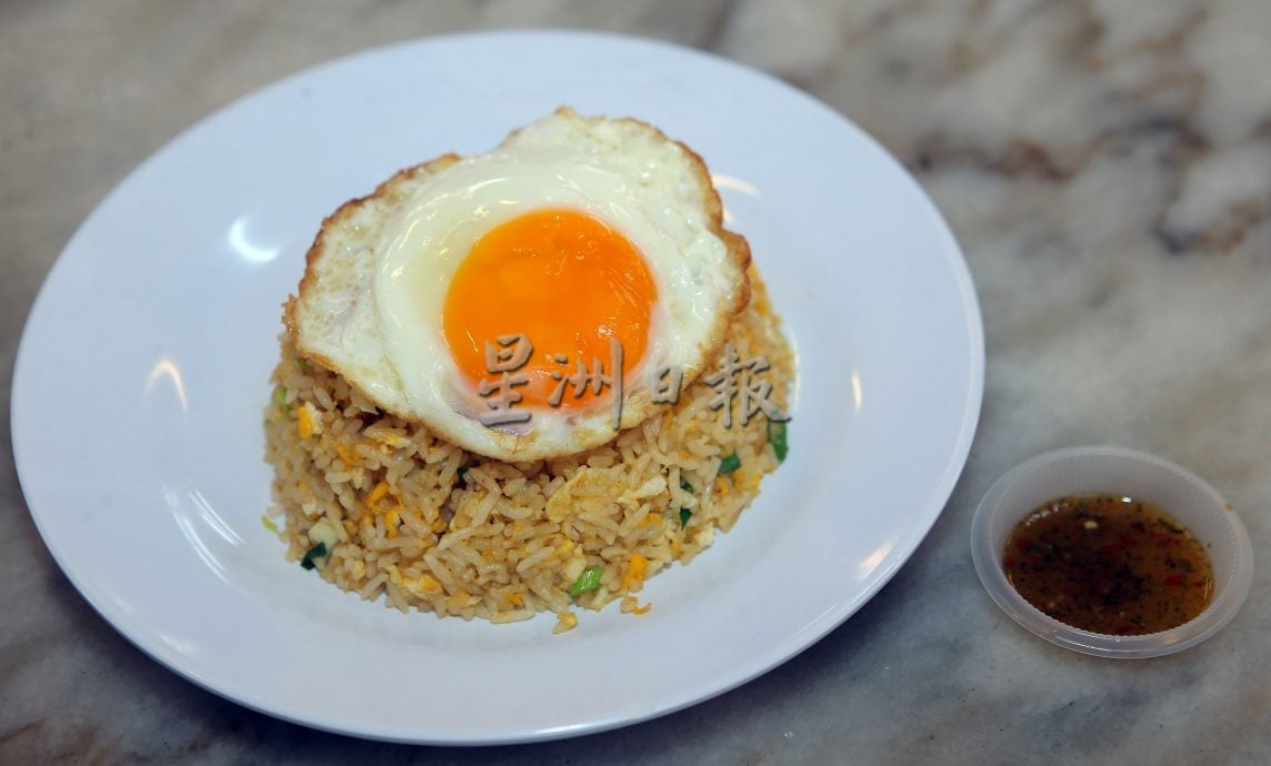 大霹雳封底主文／【人气美食】／宝贝龙炒饭