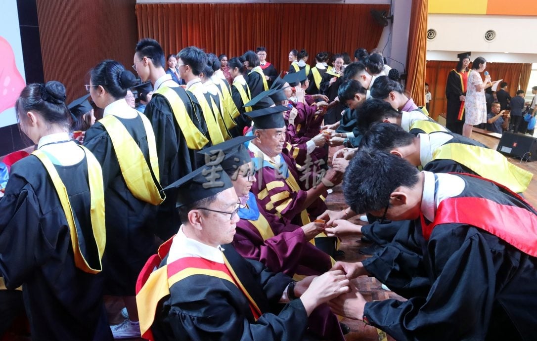 芙振中原创毕业歌曲《纸鸢》 唱出青春与离别的温度