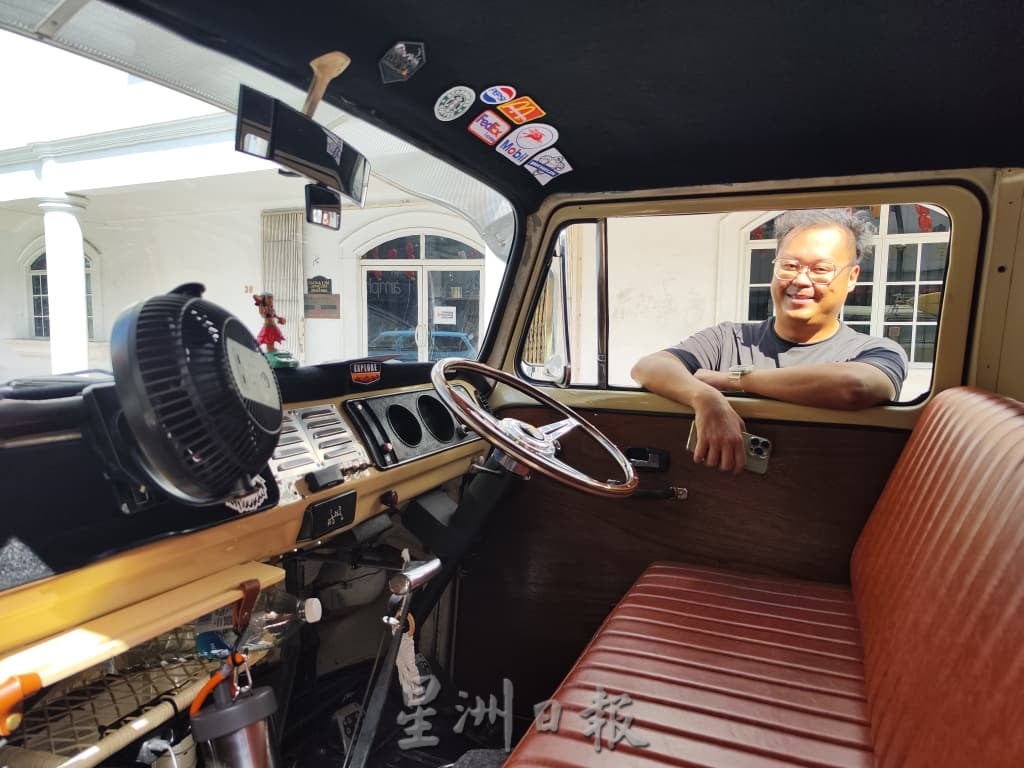 古董车驾到,老街满溢怀旧风情