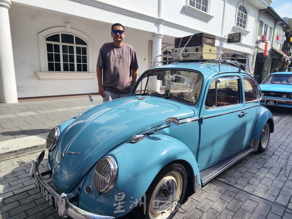 古董车驾到,老街满溢怀旧风情