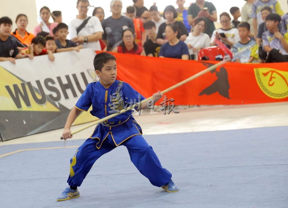 霹首届传统武术公开赛 208好手以武会友
